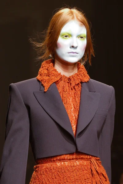 Look 27